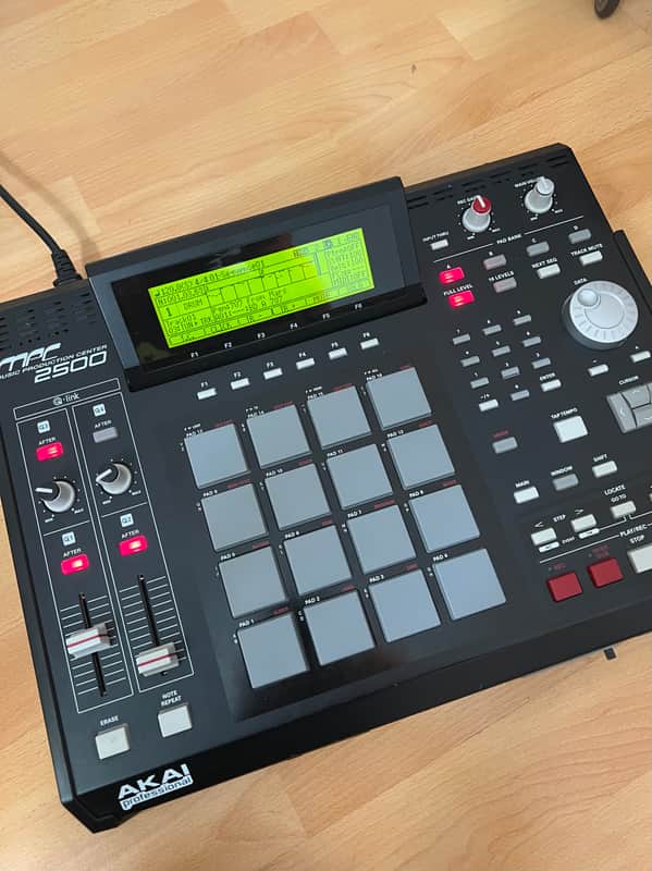 Akai MPC2500 Music Production Center 2005 - 2013 - Black image 1