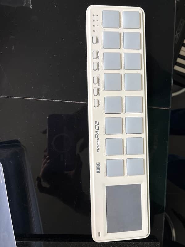 Korg nanoKEY2 Slimline USB MIDI Keyboard Controller 2011 - Present - White image 1