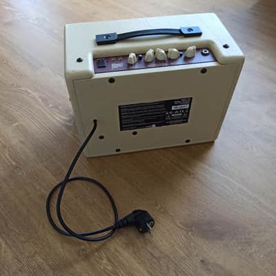Blackstar Debut 15E 15-Watt 2x3" Guitar Combo 2020 - Present - Cream image 4