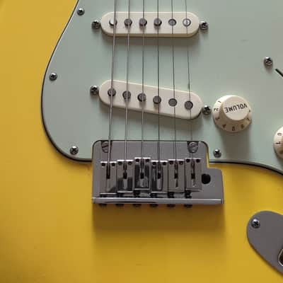 Fender Custom Shop Deluxe Stratocaster 2011 – Graffiti Yellow – OHSC – Fresh Setup image 6