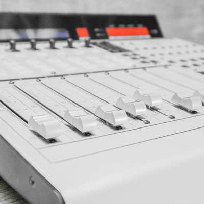 Mackie MCU Pro 8-Channel Control Surface w/USB image 3