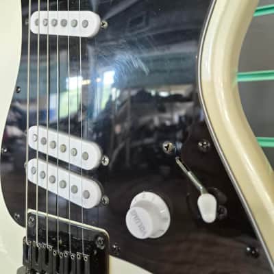Squier Contemporary Stratocaster Special HT Pearl White 2021 Electric Guitar image 6