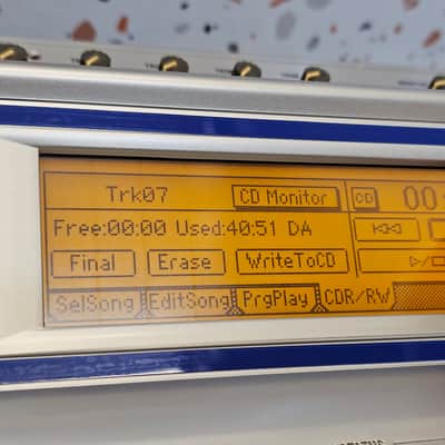 Korg D1600 16-track digital recording studio with built-in mixer image 12