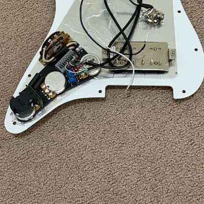 Seymour Duncan, Obsidian Loaded Stratocaster HH Pickguard - Seymour Duncan + Obsidian image 3