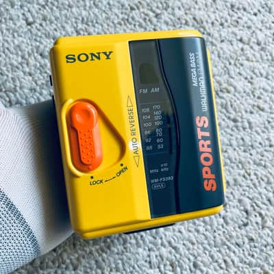 [Full Box] Sony WM-FS393 Walkman Cassette Player, Cute Yellow, New in Box ! image 3
