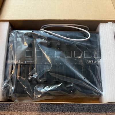 Arturia MiniLab MKIII 25-Key MIDI Controller 2022 - Present - Black
