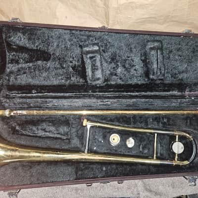 Yamaha YSL-354 Trombone w/ Yamaha Case. Japan. Good playing condition image 1