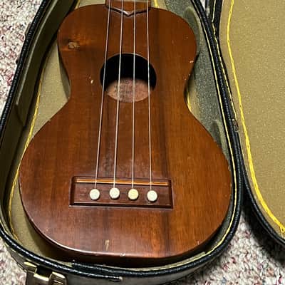 Vintage Kapalai by Kamaka Soprano Ukulele – Hand Made in Hawaii by Takamori – c. 1950s–60s – Provenanced Kāneʻohe Original OwnEr image 14