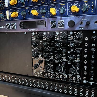 4x Helios Type 69 full-size 'Tony Arnold' Mic Pre & EQ w/ original powered rack image 3