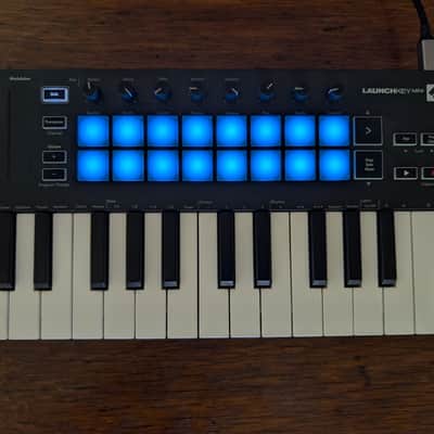 Novation Launchkey Mini MIDI Keyboard Controller image 1