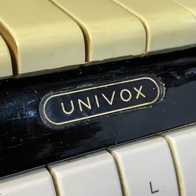 Jennings Univox 1950’s valve synthesizer image 3