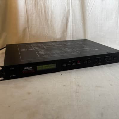 YAMAHA TX81Z FM TONE GENERATOR SYNTHESIZER New internal battery