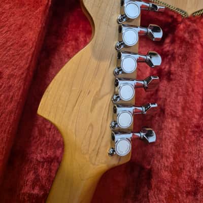 Vintage Fender  Stratocaster 1985 MIJ E serial image 4