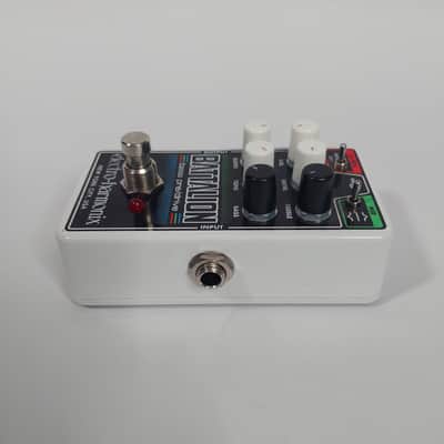 Electro-Harmonix Nano Battalion Bass Preamp and Overdrive image 9