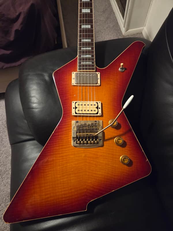 Ibanez DT500-Cherry Sunburst Destroyer 1983 Rare with original leather bag image 1