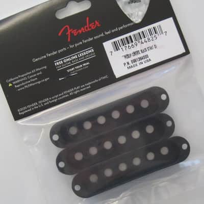 Fender USA Stratocaster Pickup Covers Black 0991364000 image 2