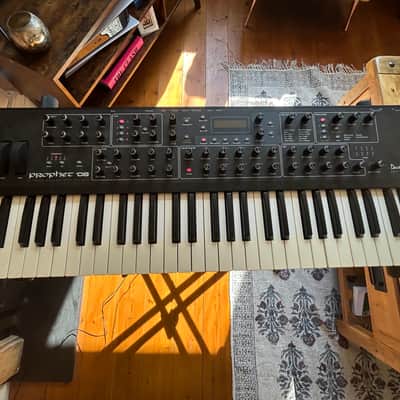 Dave Smith Instruments Prophet 08 PE 61-Key 8-Voice Polyphonic Synthesizer 2009 - 2015 - Black with Wood Sides
