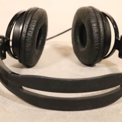Sony MDR-V150 Studio Monitor Headphones image 4