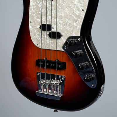 Fender American Performer Mustang PJ Bass 2023 - Three Tone Sunburst image 3