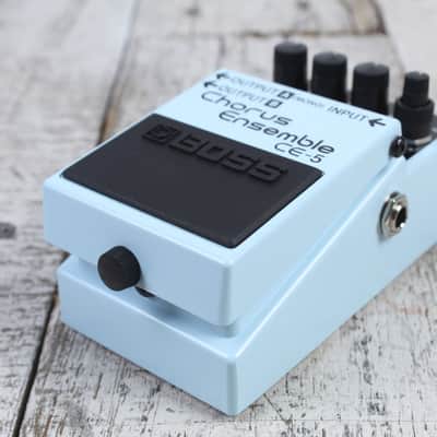 Boss CE-5 Stereo Chorus Ensemble Pedal Electric Guitar Chorus Effects Pedal image 7
