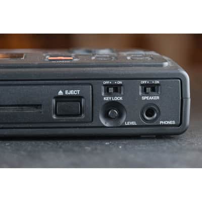 2000s Marantz Professional CD Recorder CDR-310 2-Channel Stereo/Mono Portable image 4