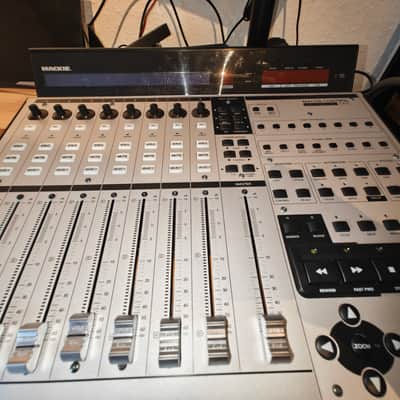 Mackie MCU Pro Universal DAW Control Surface 2008 - Present - Gray image 1
