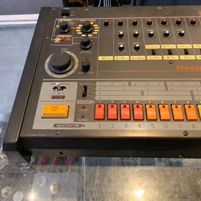 Roland TR-808 Rhythm Composer 1982 - Black image 4