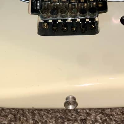 1990’s Fender Floyd rose Stratocaster electric stratocaster made in japan MIJ image 9