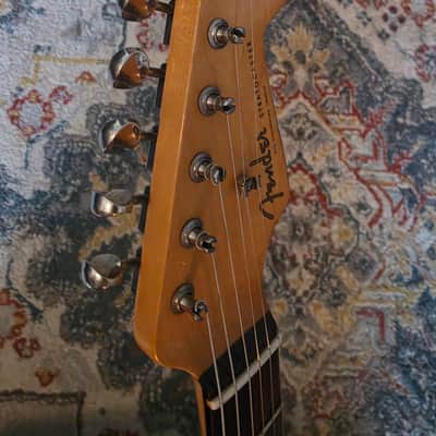 Fender Road Worn '60s Stratocaster with Rosewood Fretboard - Sunburst image 9