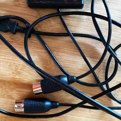 Roland UM-ONE USB MIDI Interface – Excellent Condition image 2
