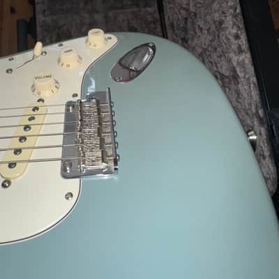 Fender American Professional Stratocaster with Maple Fretboard 2017 - 2019 - Sonic Grey image 8