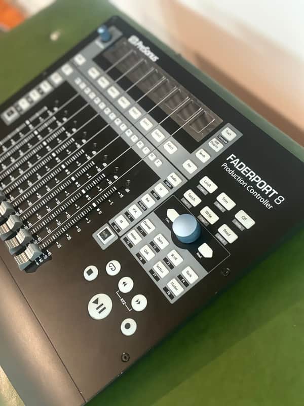 PreSonus FaderPort 8 USB DAW Control Surface 2017 - Present - Black image 1