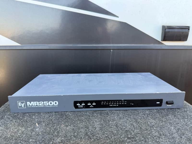 EV Electro-Voice MR2500 Dual Diversity Wireless Receiver image 1