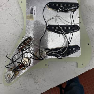 Fender Stratocaster pickguard assembly - Green guard image 3
