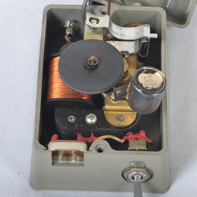 DeArmond Tremolo Control model 60B 1964-5 image 10