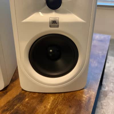 JBL 305P MkII 2-Way 5" Active Nearfield Studio Monitors (Pair) 2010s image 2