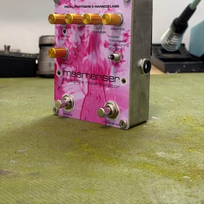 Manecolabs/Pedal Partners Mesmeriser Shoegaze Reverb Pedal 2020’s - Pink image 1