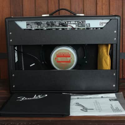 Fender '65 Deluxe Reverb Vintage Reissue Combo image 2
