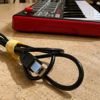 Akai MPK Mini MkII USB MIDI Keyboard Controller w/ USB Cable | Great Condition image 4
