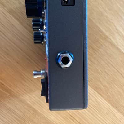 Keeley Synth 1 Reverse Attack Fuzz Wave Generator 2019 - Present Grey / Red / Blue image 6
