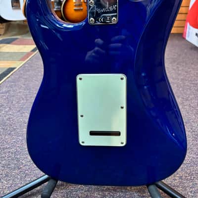 Fender Deluxe Players Stratocaster 2017 with Maple Fretboard Sapphire Blue Transparent image 3