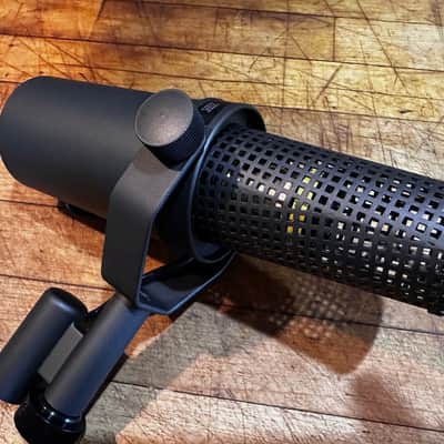 Shure SM7 Cardioid Dynamic Microphone - Vintage SM7 In Amazing Like New Condition! image 4