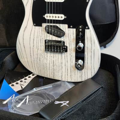 Tom Anderson T Classic Contoured, Swamp Ash Body, SC1 SC1 TF3, 62 Pete, High Gloss White with Black Dog Hair, w/Bag image 4