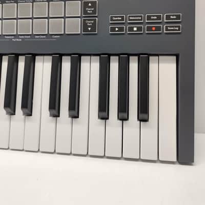 Novation FLkey 37 MIDI Keyboard Controller 2022 - Present - Black image 3