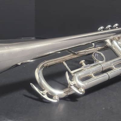 Vintage King Sliver Flair 1055T Professional Trumpet, Mouthpiece and Original Hard Case 1970-1975 - Silver plated image 12