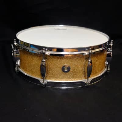 Camco Tuxedo Studio Model 14" x 5" snare drum 1960's - Champagne Sparkle image 3