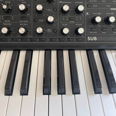 Moog Subsequent 37 Analog Synth 2017 - Present - Black image 5
