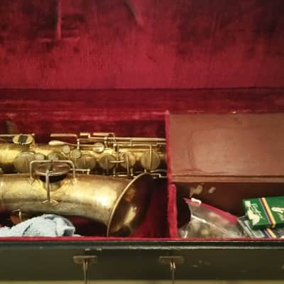 Buescher True Tone 1925 Alto Saxophone image 2