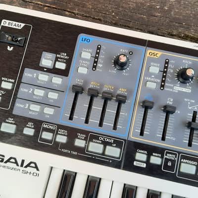 Roland SH-01 GAIA 37-Key Digital Synthesizer image 2