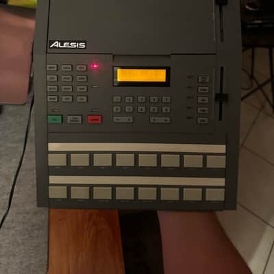Alesis HR-16 High Sample Rate 16-Bit Drum Machine 1980s - Gray image 2